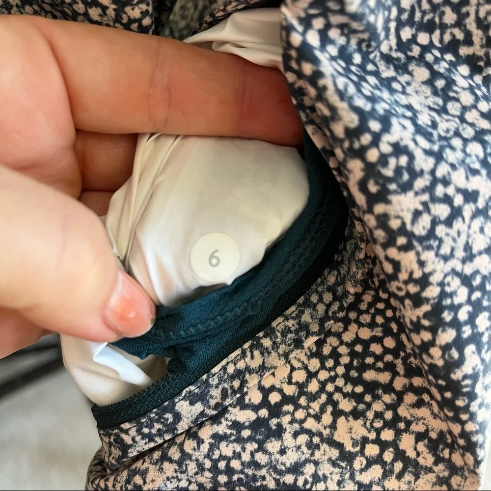 Lululemon Runaway Jacket - Picture 14 of 15